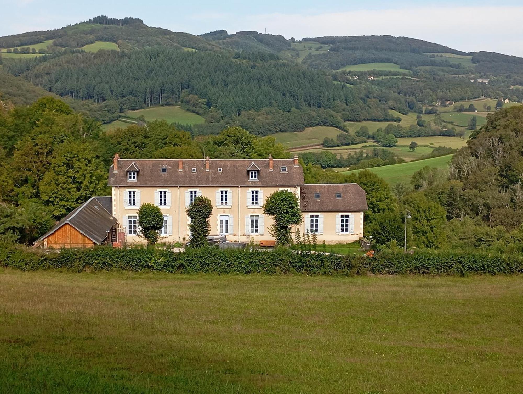 L' Ancienne Ecole Du Morvan Larochemillay Exterior foto